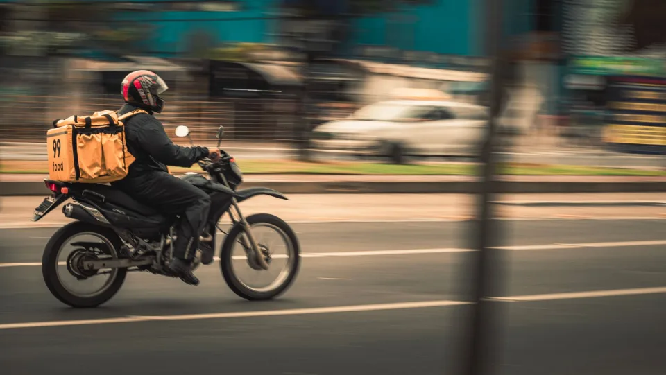Xe hợp đồng